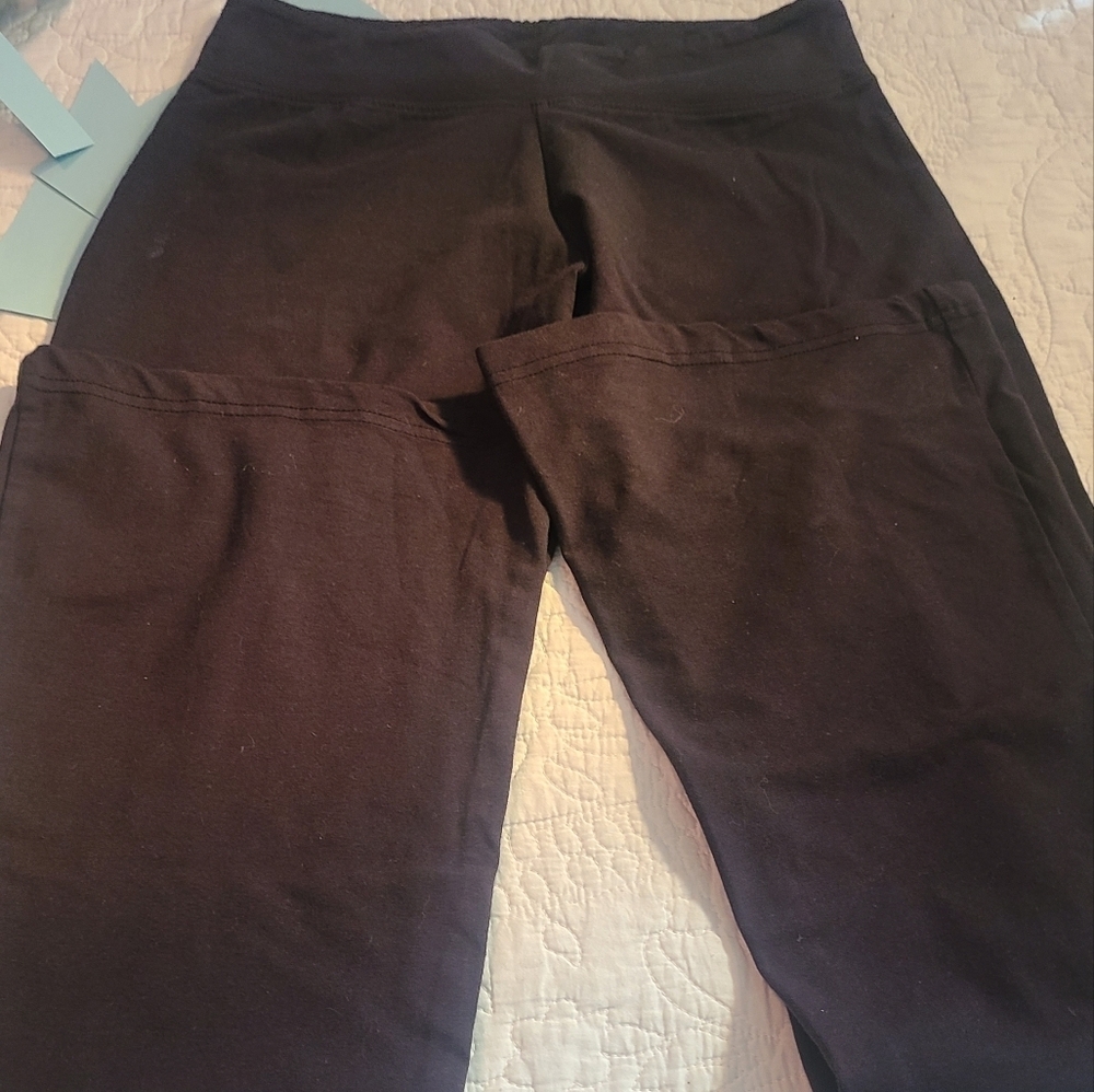 Express your passion yoga pants medium flared black Hp 🔥🔥🔥